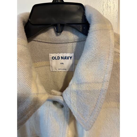 Grey and Cream Old Navy Shacket with Pockets - Picture 4 of 7
